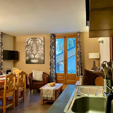 Confort Cosy, Piscine Et Au Pied Du Montblanc Lejlighed